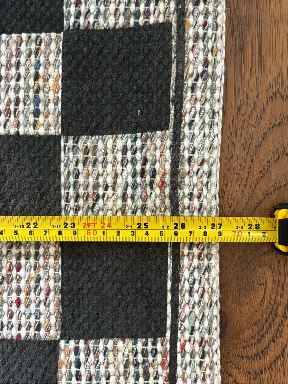 N/A woven checkered